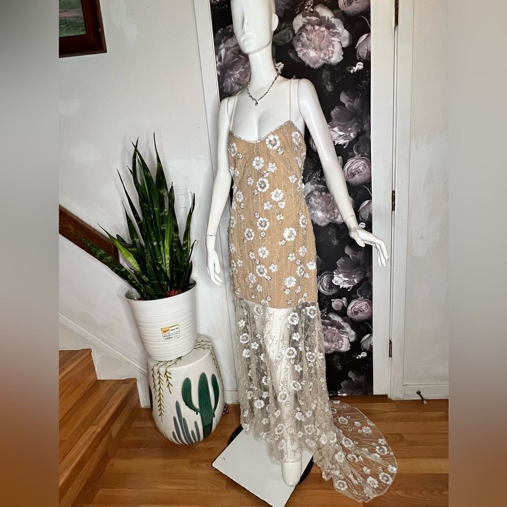 ELLIATT RETUSA GOWN - Picture 8 of 10